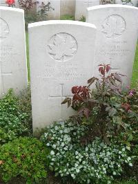 Canada Cemetery Tilloy Les Cambrai - Wyatt, H V